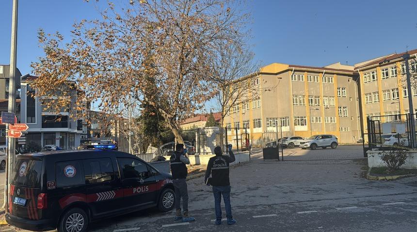 Edirne'de lise öğrencisini bıçakla yaralayan 2 zanlıya ev hapsi cezası verildi