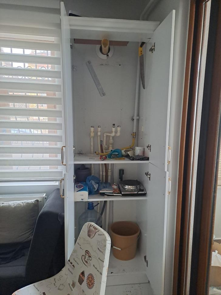 Musluktan ziynet eşyasına, kombiden ev aletlerine ne buldularsa çalmışlar... İki villayı adeta harabeye çevirdiler! G1