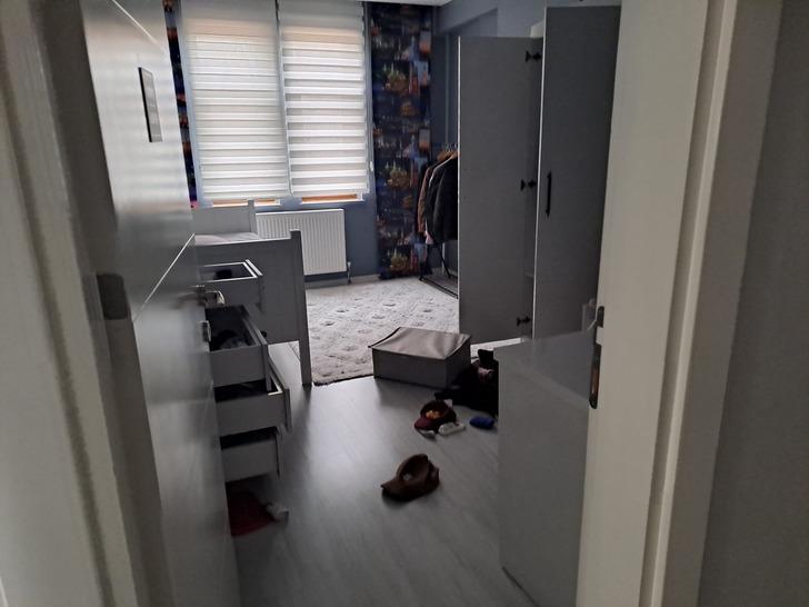 Musluktan ziynet eşyasına, kombiden ev aletlerine ne buldularsa çalmışlar... İki villayı adeta harabeye çevirdiler! G5