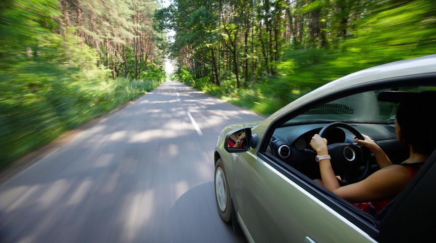 Rüyada araba kullanmayı bilmeyen birinin araba kullanması ne anlama gelir? Rüyada araba kullanmayı öğrendiğini görmek neye işaret ve neye yorumlanır?