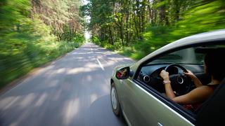 Rüyada araba kullanmayı bilmeyen birinin araba kullanması ne anlama gelir? Rüyada araba kullanmayı öğrendiğini görmek neye işaret ve neye yorumlanır?