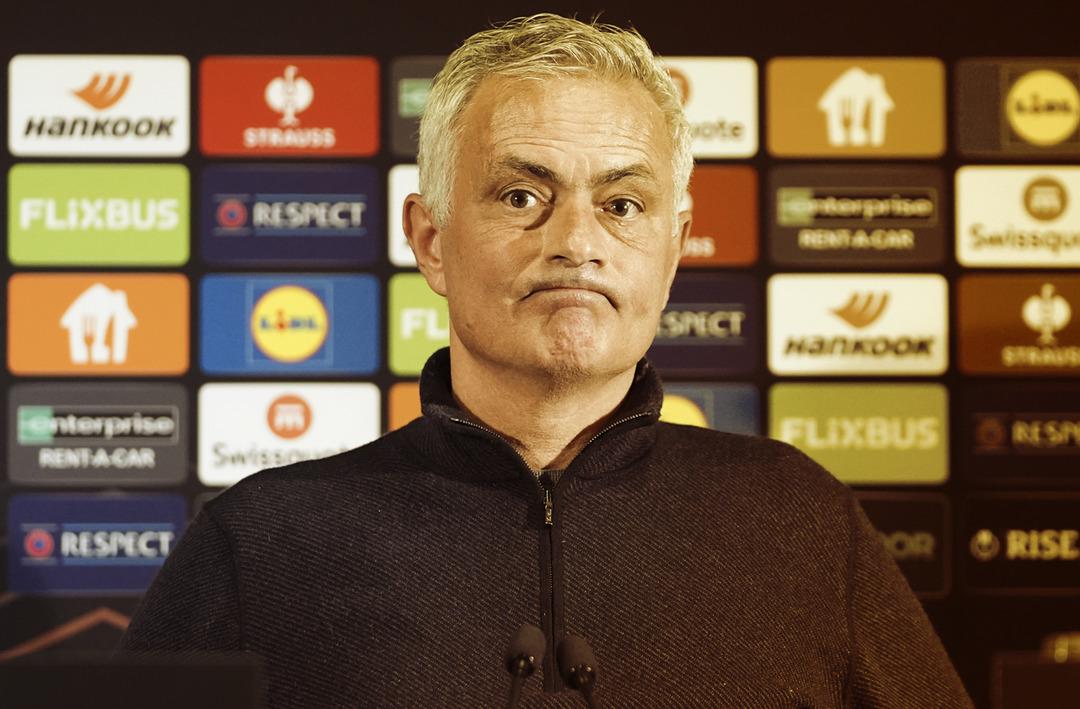 Mourinho'nun gidiş biletini hazırladılar! Kadık&ouml;y istifa sesleriyle inlerken, Avrupa basınından 'kovulma' iddiası: "Başı belada"