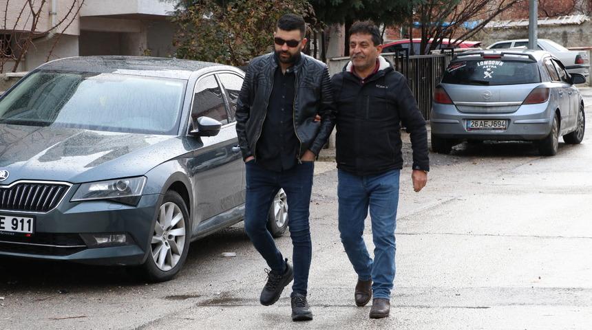 Gözlüklerinden kurtulmak istedi! Özel hastanedeki ameliyatın ardından gözlerini kaybetti: "81 ili geziyordum, şimdi çarşıya bile zor iniyorum"