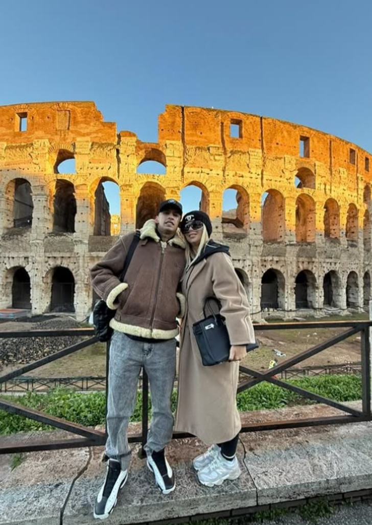 Önce havuza atladı şimdi de romantik tatilde! Wanda Nara ve 13 yaş küçük sevgilisi o şehri karış karış gezdi! G1