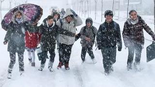 Van'da eğitime kar engeli! Valilik duyurdu