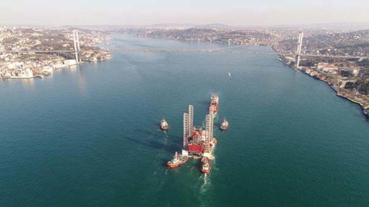 Dev platform Boğaz'dan böyle geçti G4