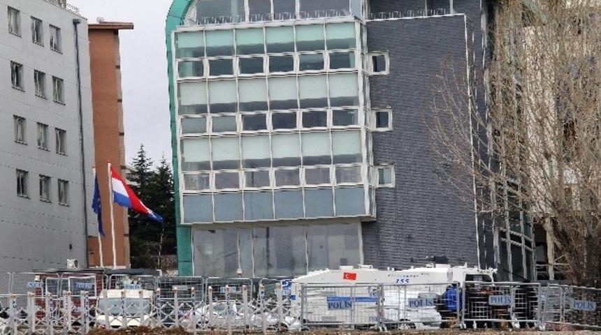 Hollanda, Ankara Büyükelçisini geri çekti!