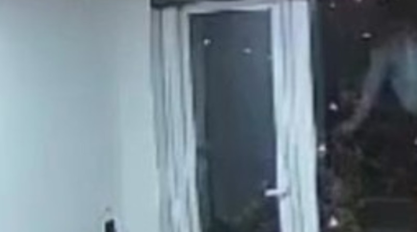 Öğretmeni davranışları yüzünden uyardı! 15 yaşındaki çocuk sınıfın penceresinden atlayarak intihar etti: O anlar kameraya yansıdı