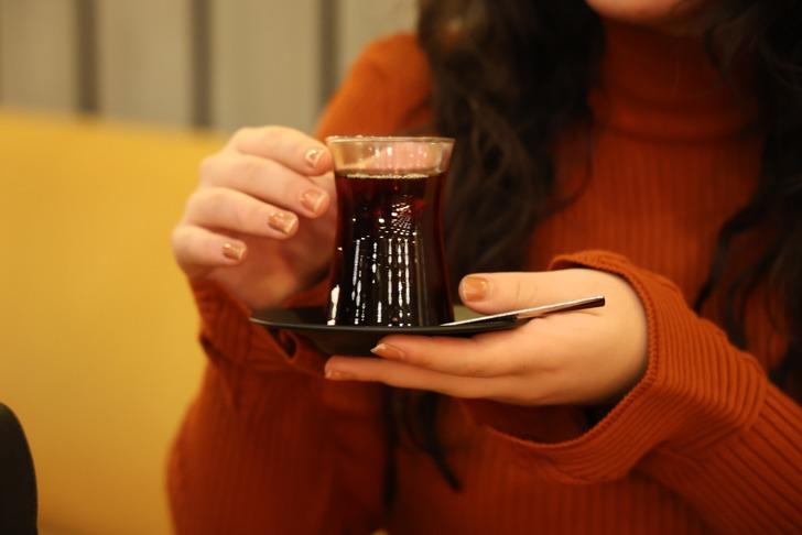 Çaydaki büyük tehlike: Gebelerde anksiyete, bebeklerde engellilik riski oluşturuyor! G1