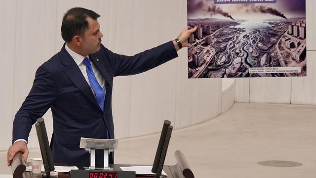 İzmir tepkisi: "Yapay değil, yapan zeka lazım"