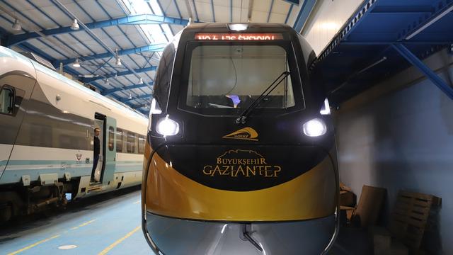 Bakan Uraloğlıu açıkladı: Milli banliyö tren setinde sona gelindi