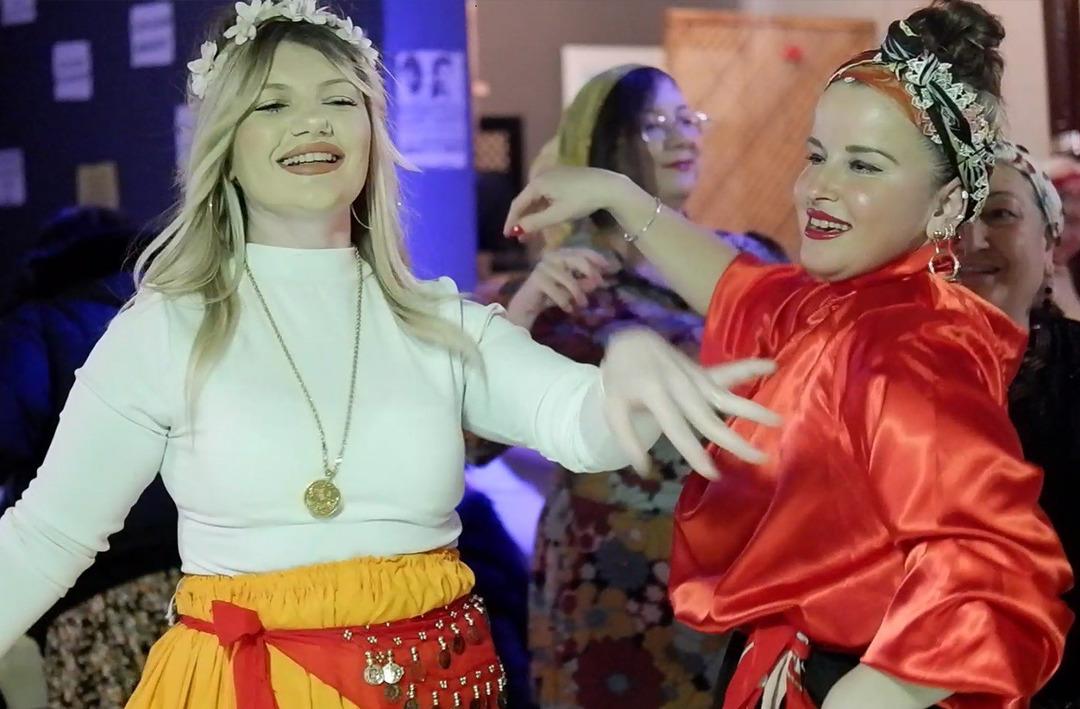 Edirne'de kadınların 'Şalvar Gecesi'! Toplu terapi seansı gibi eğlence... "Psikolog 3 bin lira, Roman gecesi 300 lira" 