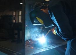 Yaş aralıkları 14 ile 18 arasında... Bir yılda tam 7 milyon ciro! Okullar ve devlet kurumlarına başta olmak üzere birçok işletmeye malzeme üretiyorlar