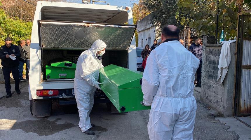 Sabah saatlerinde çıkan yangın Tek odalı evde çıkan yangında köpeğiyle öldü