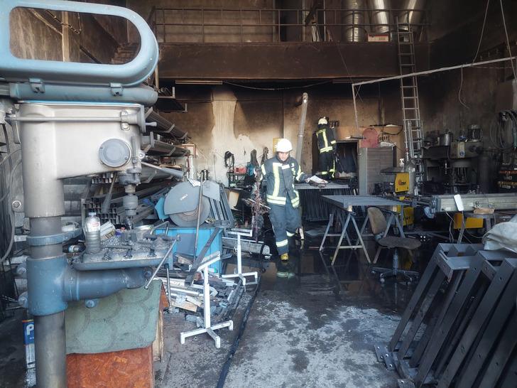 Sobadan sıçradı cayır cayır yandı! İş sahibinin kovada sakladığı 1 milyon TL kül oldu G4