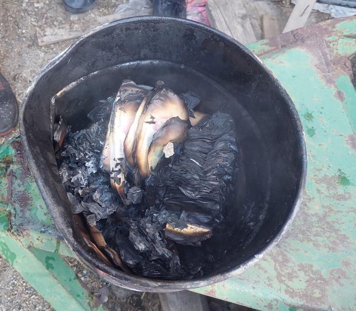 Sobadan sıçradı cayır cayır yandı! İş sahibinin kovada sakladığı 1 milyon TL kül oldu G2