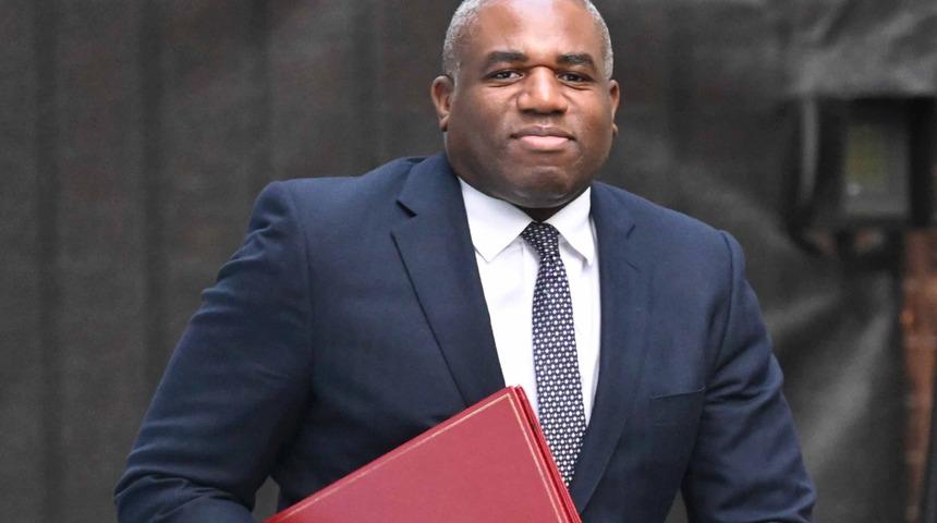 İngiltere terör örgütü olarak gördüğü HTŞ ile diplomatik temas kurduğu açıklandı