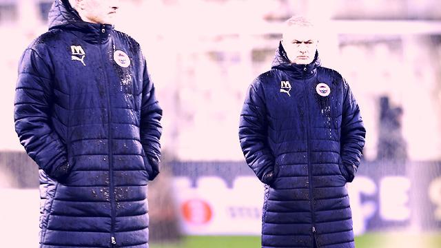 Maça devam edememişti... Jose Mourinho kötü haberi açıkladı! Maalesef sezonun geri kalanında oynayamayacak!