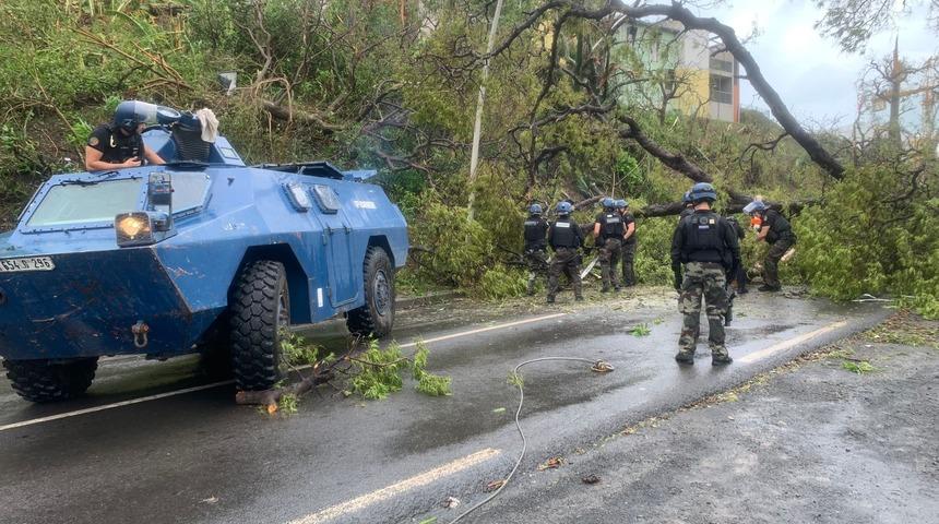  Fransa’nın denizaşırı toprağı Mayotte’yi Chido Kasırgası vurdu! Çok sayıda ölü var: "Belki bine, hatta birkaç bine ulaşacağız"