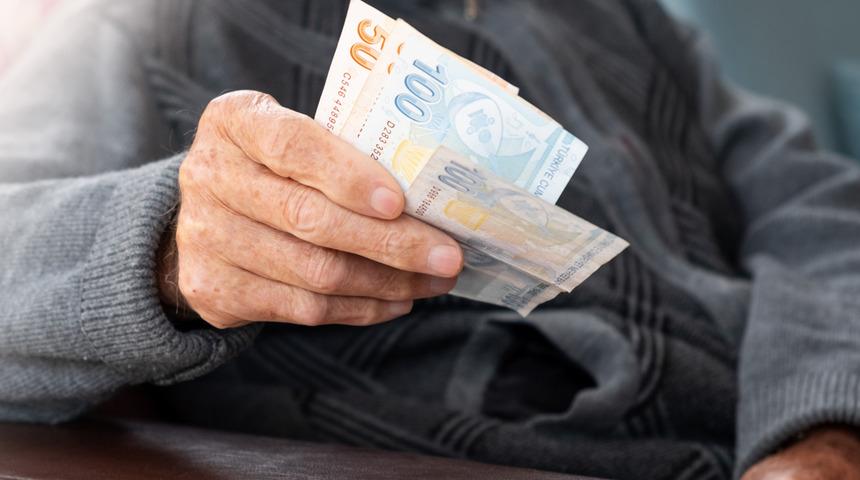 'En az 40 bin lira' Tarım işçisinden garsona... '2 milyon emekli ek iş yapıyor'
