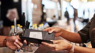 Suçlu öğrenciler oldu! 'Biz de çok mağdur oluyoruz' diyerek harcama limiti uygulamasının nedenini açıkladı