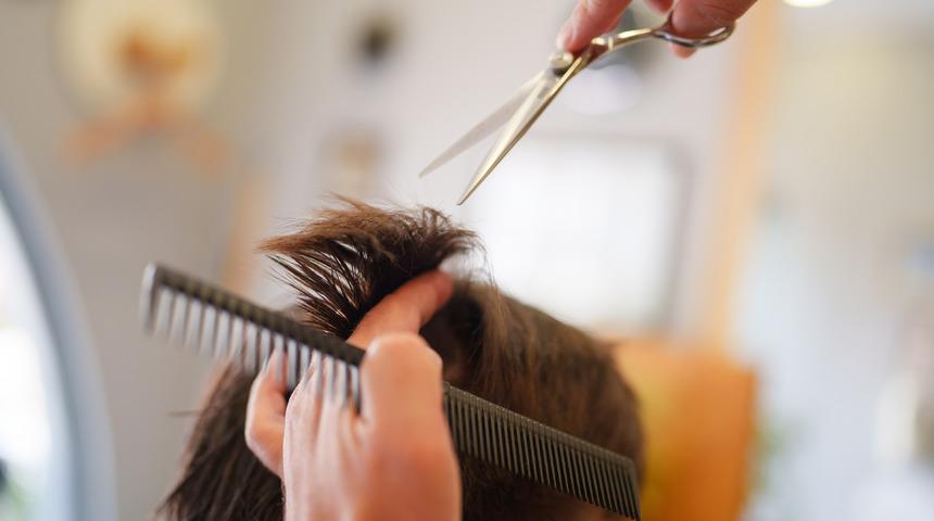 Rüyada başkasının saçını kesmek ne anlama gelir? Rüyada başkasının saçını yanlışlıkla kesmek neye işaret ve neye yorumlanır?