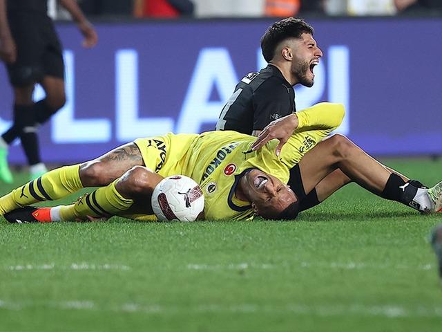 Başakşehir maçında sakatlanmıştı! Becao'nun son durumu belli oldu! "8 ay yok"