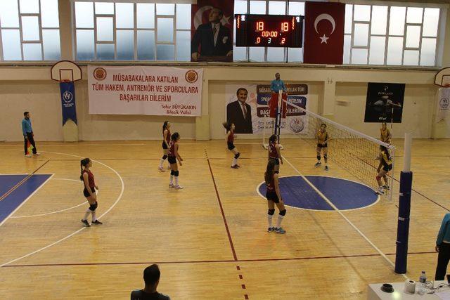 Kulüplü Voleybol Yıldız Kızlar müsabakaları sona erdi