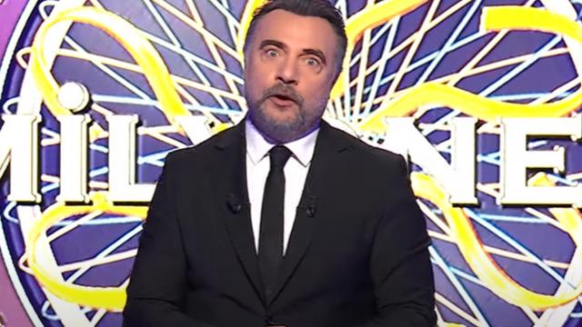 Kim Milyoner Olmak İster'de yarışmacının ismi olay oldu! Oktay Kaynarca anons ederken zorlandı! 'Sülalenin ismini mi koydular?'