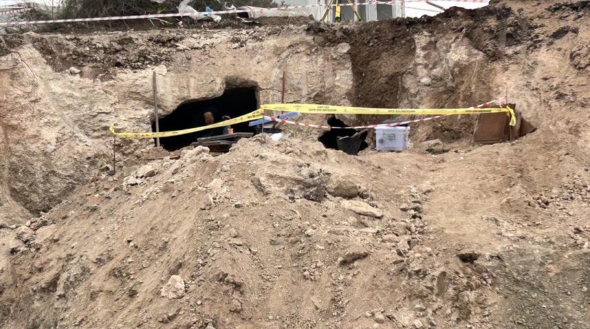 İnşaat temel kazısı sırasında bulundu! Kaya mezar odaları ekipleri harekete geçirdi