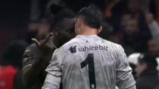 Uzatmalarda yenilen gol ortalığı karıştırdı! Galatasaray derbisi sonrası Trabzonsporlu futbolcular birbirine girdi araya Şenol Güneş müdahale etti...