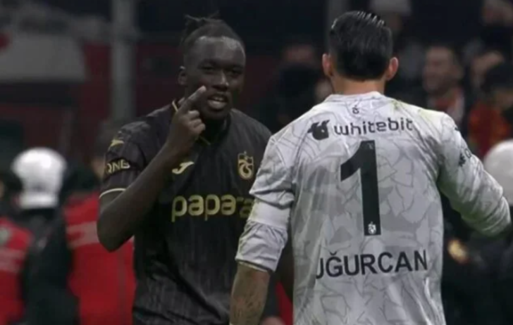 Uzatmalarda yenilen gol ortalığı karıştırdı! Galatasaray derbisi sonrası Trabzonsporlu futbolcular birbirine girdi araya Şenol Güneş müdahale etti... G5