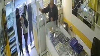 Adana'da kuyumcuda soygun girişimi ve bakkalda soyguna karışan 4 zanlı tutuklandı