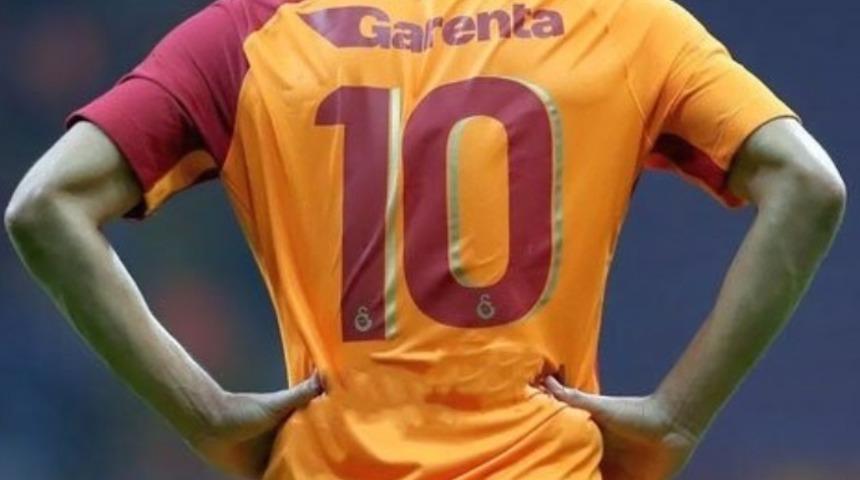 Meğer derbide tribündeymiş! Galatasaray transferde durmuyor... Osimhen'i bile unutturacak hamle! İşte Sarı-Kırmızılılar'ın yeni 10 numarası
