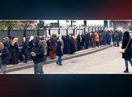 Bastonuyla gelen de var, çocuğunu bırakıp gelen de... 400 TL'lik indirim için dondurucu soğukta pirinç kuyruğu!