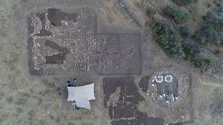 Mardin'de tarih yeniden yazılıyor... 12 bin yıllık dev taş blok ve uzun süre kullanılmış kamu binası ortaya çıktı!