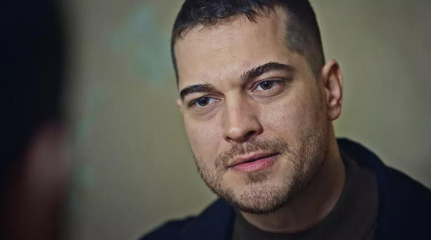 Çağatay Ulusoy güzel oyuncuyla aşk yaşıyor! Duyanlar şaştı kaldı! Yılın aşk bombası...