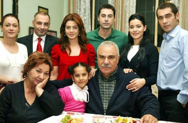 Yaprak Dökümü'nde karı kocayı oynamışlardı! Ünlü oyuncular yıllar sonra buluştu değişimleri dikkat çekti! Tam 18 yıl aradan sonra...