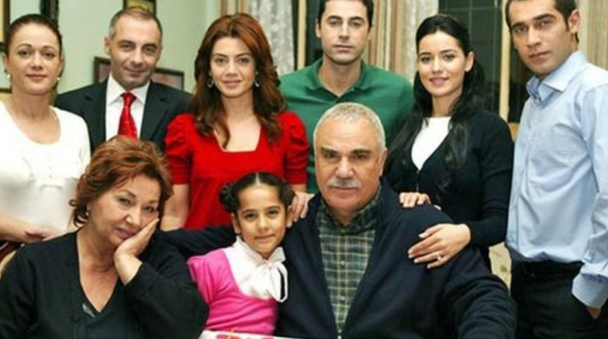 Yaprak Dökümü'nde karı kocayı oynamışlardı! Ünlü oyuncular yıllar sonra buluştu değişimleri dikkat çekti! Tam 18 yıl aradan sonra...