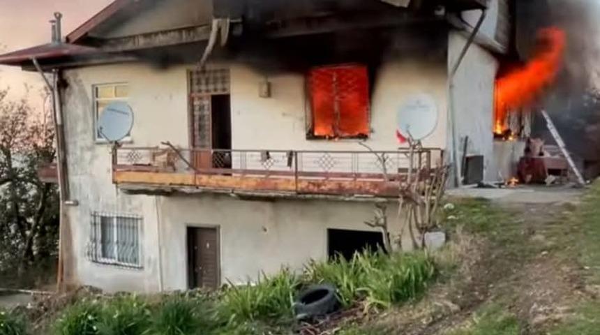 Ordu'da bir evde çıkan yangında 2 çocuk yaralandı