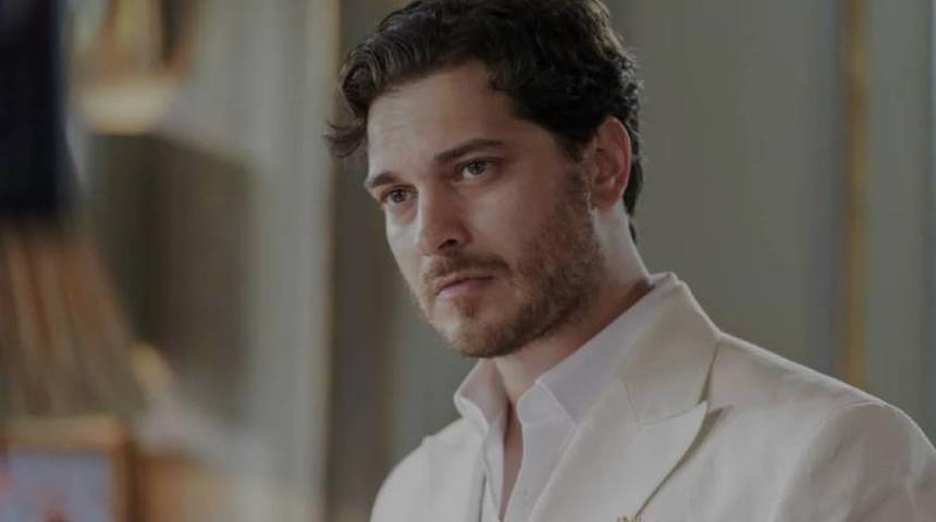 Bölüm başı alacağı ücret çok konuşulmuştu! Çağatay Ulusoy'un partneri sonunda belli oldu! Güzel oyuncuyla... 