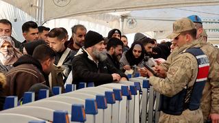 Giden Suriyeliler tekrardan dönebilecek mi? AK Parti dönüş politikasını açıkladı: Kaotik bir durum oluşursa...