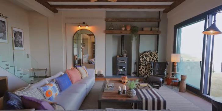 Boşanmanın ardından tüm hayatı değişti! Ceyda Düvenci doğanın içindeki köye taş ev yaptırdı! Görenler hayran kaldı G4