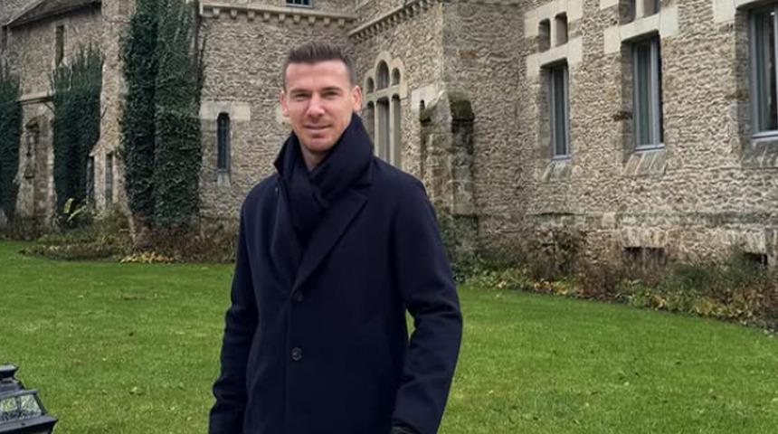 Serdar Aziz'in tatil paylaşımı Fenerbahçeli taraftarları çok kızdırdı!