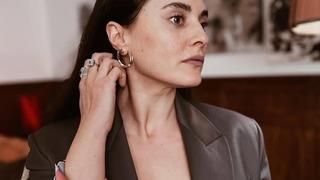 Aslıhan Gürbüz setlere ara verip İstanbul'u terk etti! Organik tarım için çiftçilik eğitimi bile aldı! Şimdi de hasat yaptı