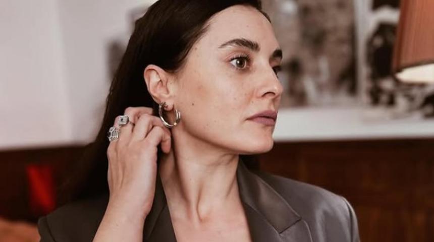 Aslıhan Gürbüz setlere ara verip İstanbul'u terk etti! Organik tarım için çiftçilik eğitimi bile aldı! Şimdi de hasat yaptı