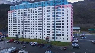 Tüm kasaba tek bir binada yaşıyor! Aylarca evlerinden çıkmayanlar dahi var: 40 yıldır buradayım