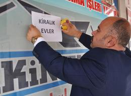 '20 binlik kiralar 10 bine düştü! 2 milyonluk evler 1,5 milyon' En çok o ilçede hissedildi, yana yakıla arıyorlar