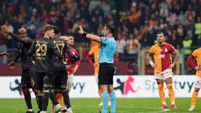 Galatasaray-Trabzonspor maçının hakemi hakkında flaş karar! TFF cezayı kesti