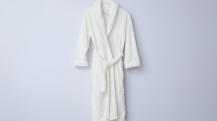 Rüyada bornoz görmek ne anlama gelir? Rüyada bornoz hediye almak neye işaret ve neye yorumlanır?